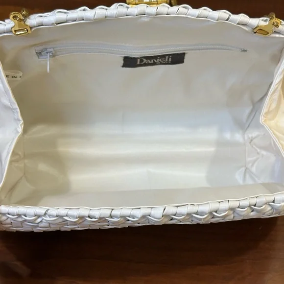 🌟HP🌟VTG 1970s Elegant Danieli White Woven Vinyl Wicker Bag Gold Accents Handbag - Picture 6 of 16